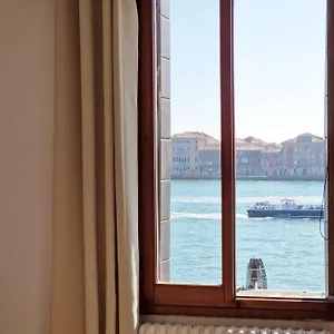 Hostal Silk Road Venecia